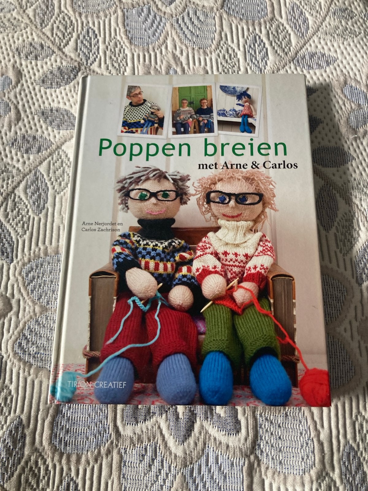 Poppen breien met Arne & Carlos - Handwerkboek, Ophalen, Zo goed als nieuw, Breien en Haken