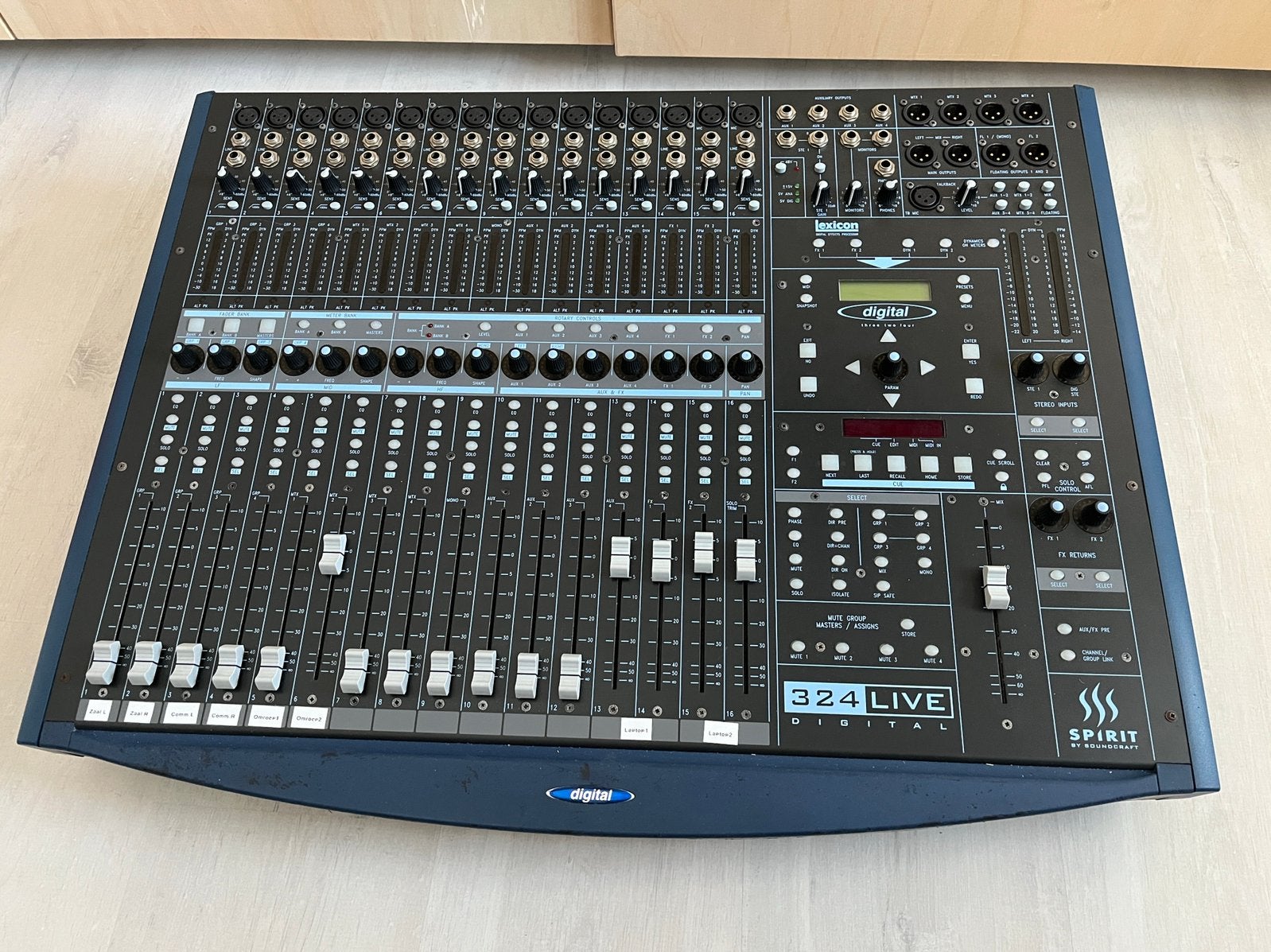 Soundcraft Spirit 324 Live Digitale Mengtafel, Ophalen, Gebruikt, 10 tot 20 kanalen