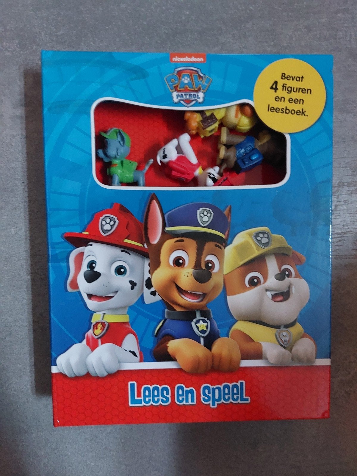 Paw patrol boekje met poppetjes, Ophalen of Verzenden, Zo goed als nieuw, Overige typen