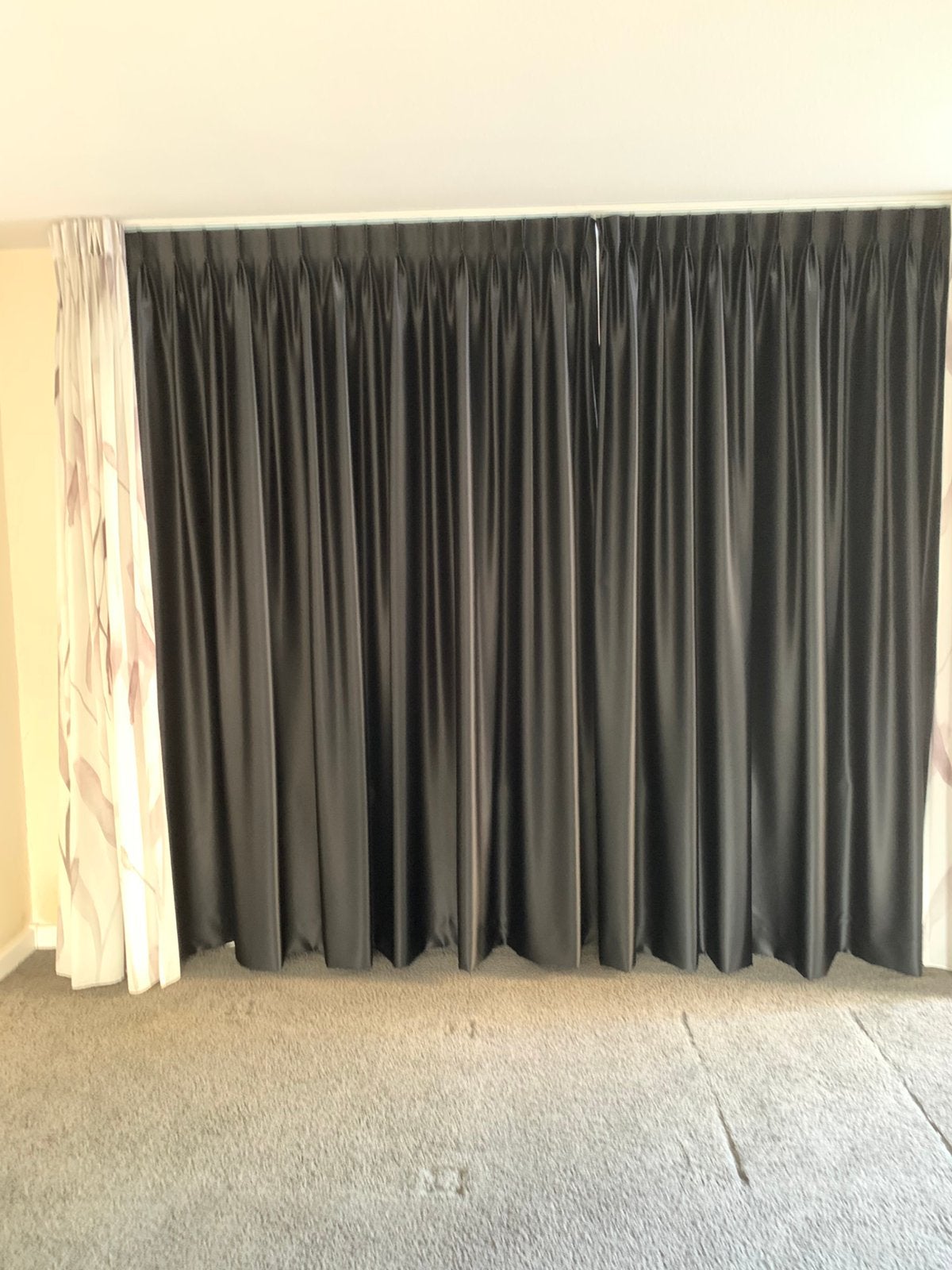 Overgordijnen Zwarte wat verduisterende gordijnen, Ophalen, Minder dan 30 cm, Radiator, 150 cm of meer