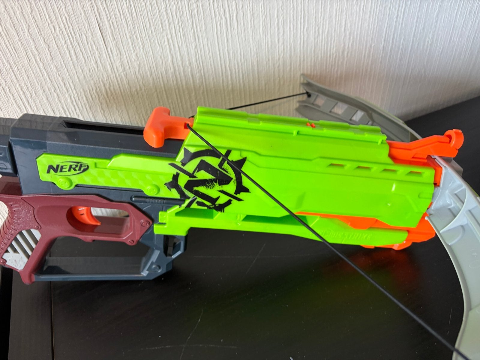 Nerf Zombie Strike Crossfire Bow Blaster, Ophalen, Zo goed als nieuw, Jongen of Meisje