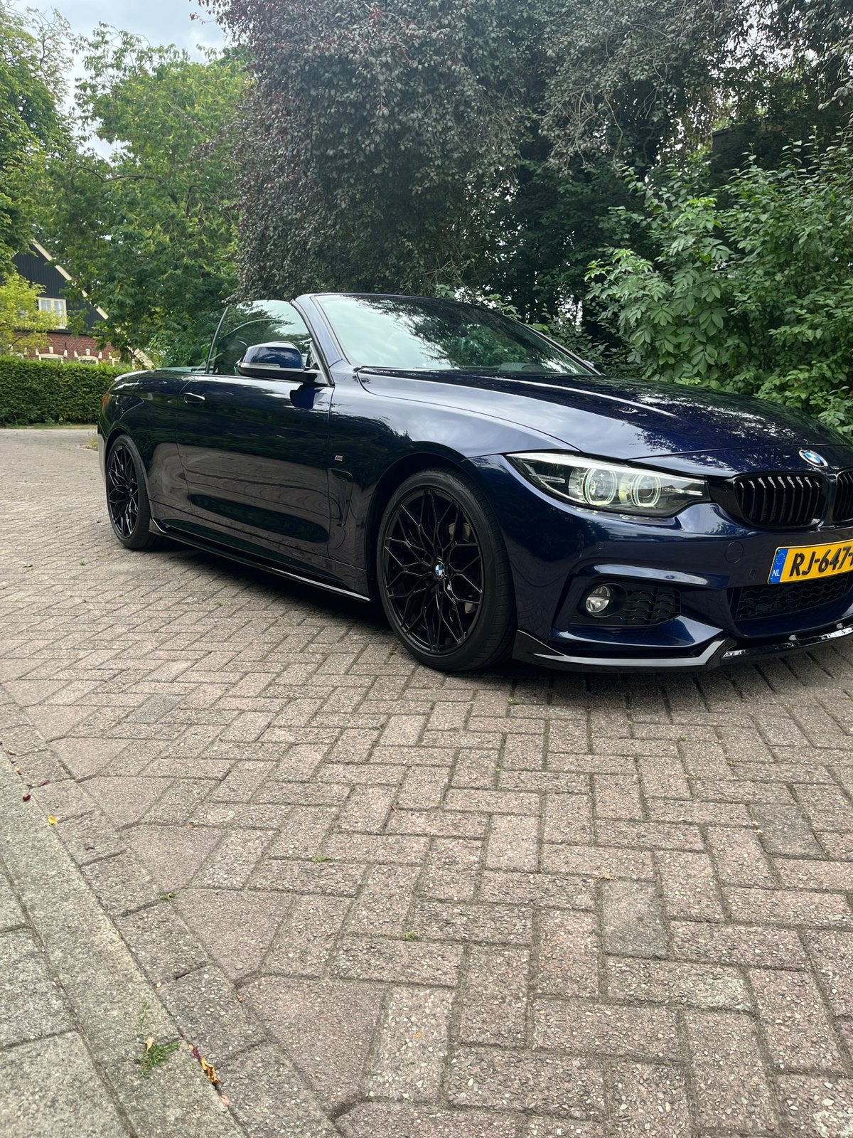 BMW 420i cabrio M-sport LCI High exec Maxton design, 1998 cc, Achterwielaandrijving, Zwart, Cabriolet