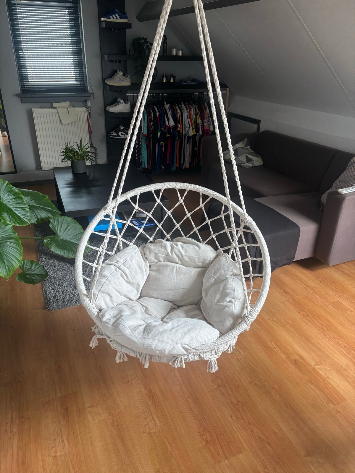 Comfortabele hangstoel met kussen - Zo goed als nieuw, Ophalen, Wit, Zo goed als nieuw, Eén