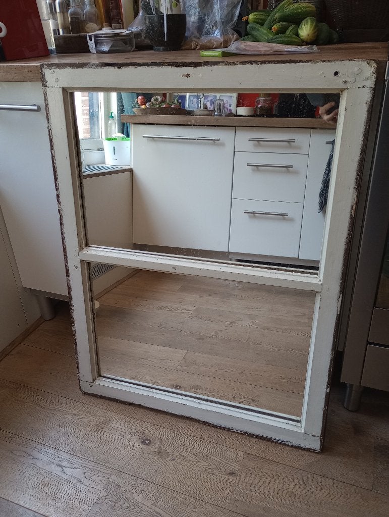 Spiegel gemaakt van oud bovenraam. Vintage retro country, Ophalen