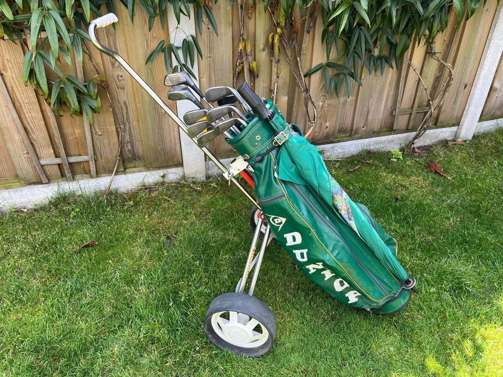 VINTAGE Linkshandige zeer complete golfset DUNLOP, Sport en Fitness, Ophalen, Zo goed als nieuw, Set