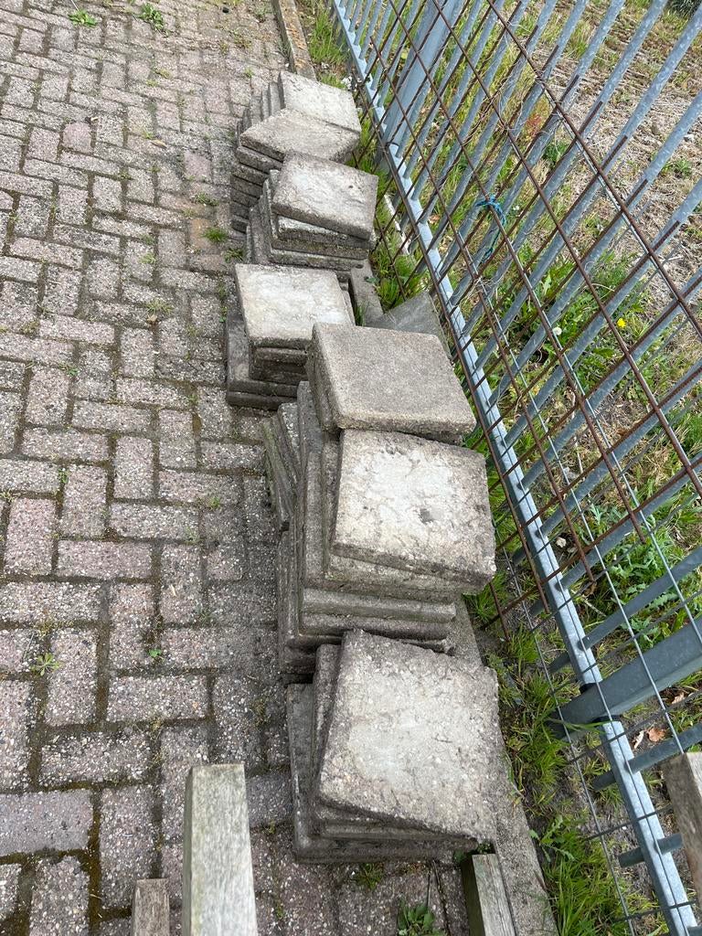 Gratis stenen afhalen in Wolvega, Gebruikt, Ophalen of Verzenden, Minder dan 5 m², Beton