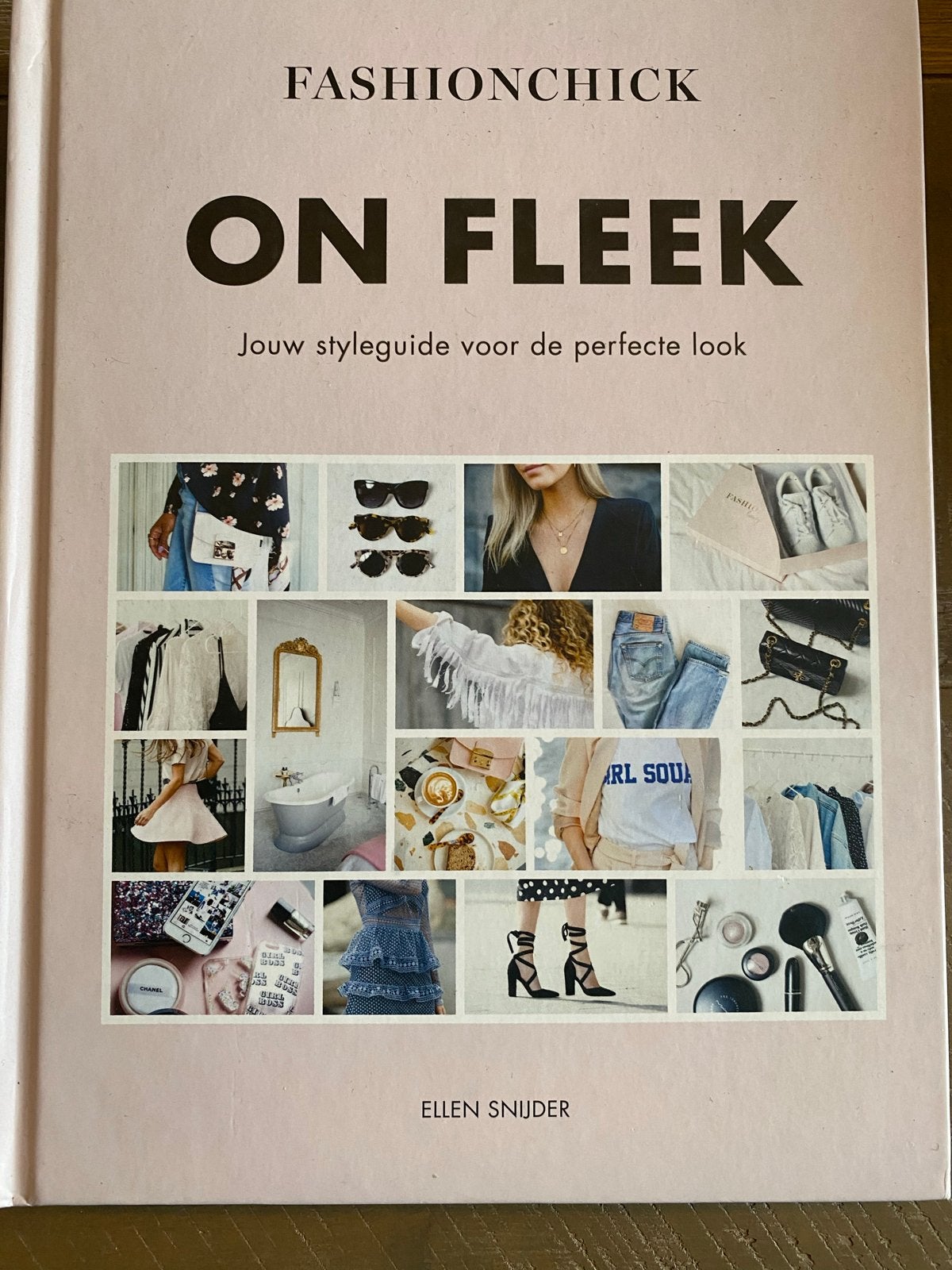 Fashionchick On Fleek: Jouw styleguide voor de perfecte look, Ophalen of Verzenden, Zo goed als nieuw, Nederland