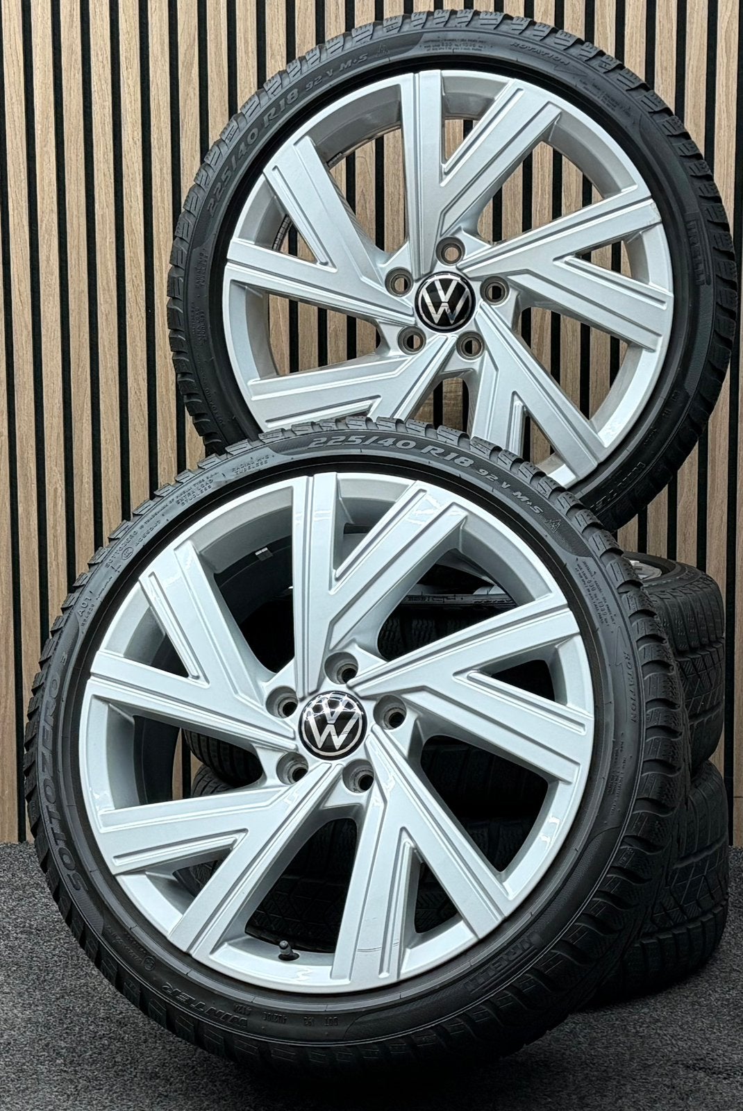 WINTER! Originele 18 inch VW Golf Bergamo 5x112 Pirelli ‘24, Auto-onderdelen, Ophalen, 18 inch, ., Banden en Velgen