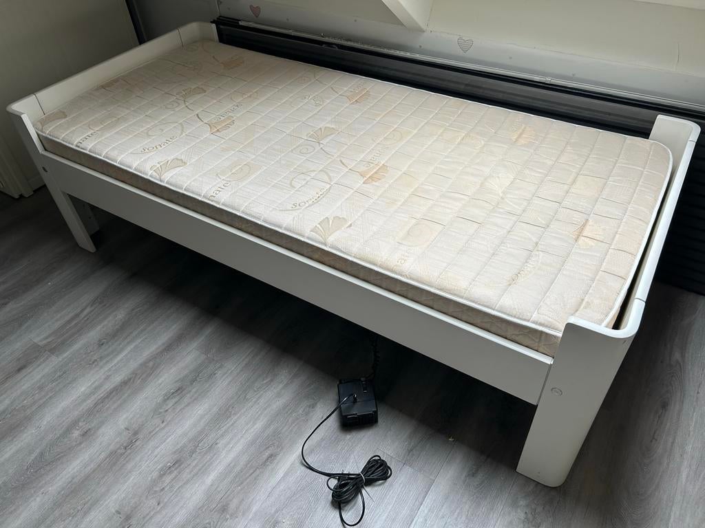 Seniorenbed  met verstelbare auping bedbodem., Ophalen, 90 cm, Eenpersoons, Wit
