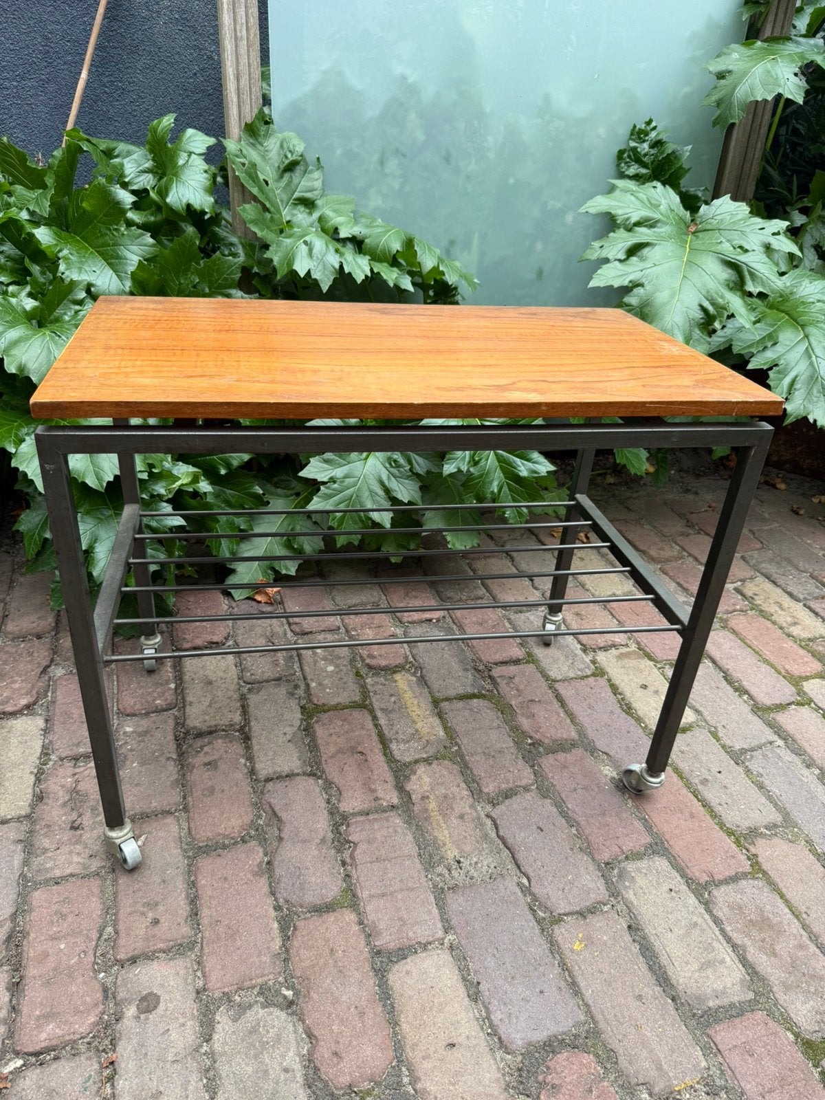 Bijzettafel. Bartafeltje, bruynzeel spectrum gispen vintage, Ophalen, 50 tot 100 cm, Zo goed als nieuw, 25 tot 50 cm