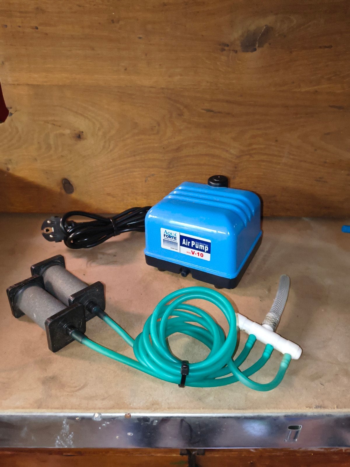 Aqua Forte V10 zuurstofpomp, Ophalen, Zo goed als nieuw, Vijverpomp