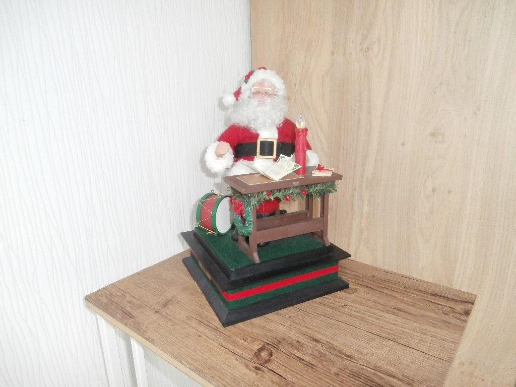Holiday Creations   Kerstman met Muziek en Licht, Ophalen of Verzenden