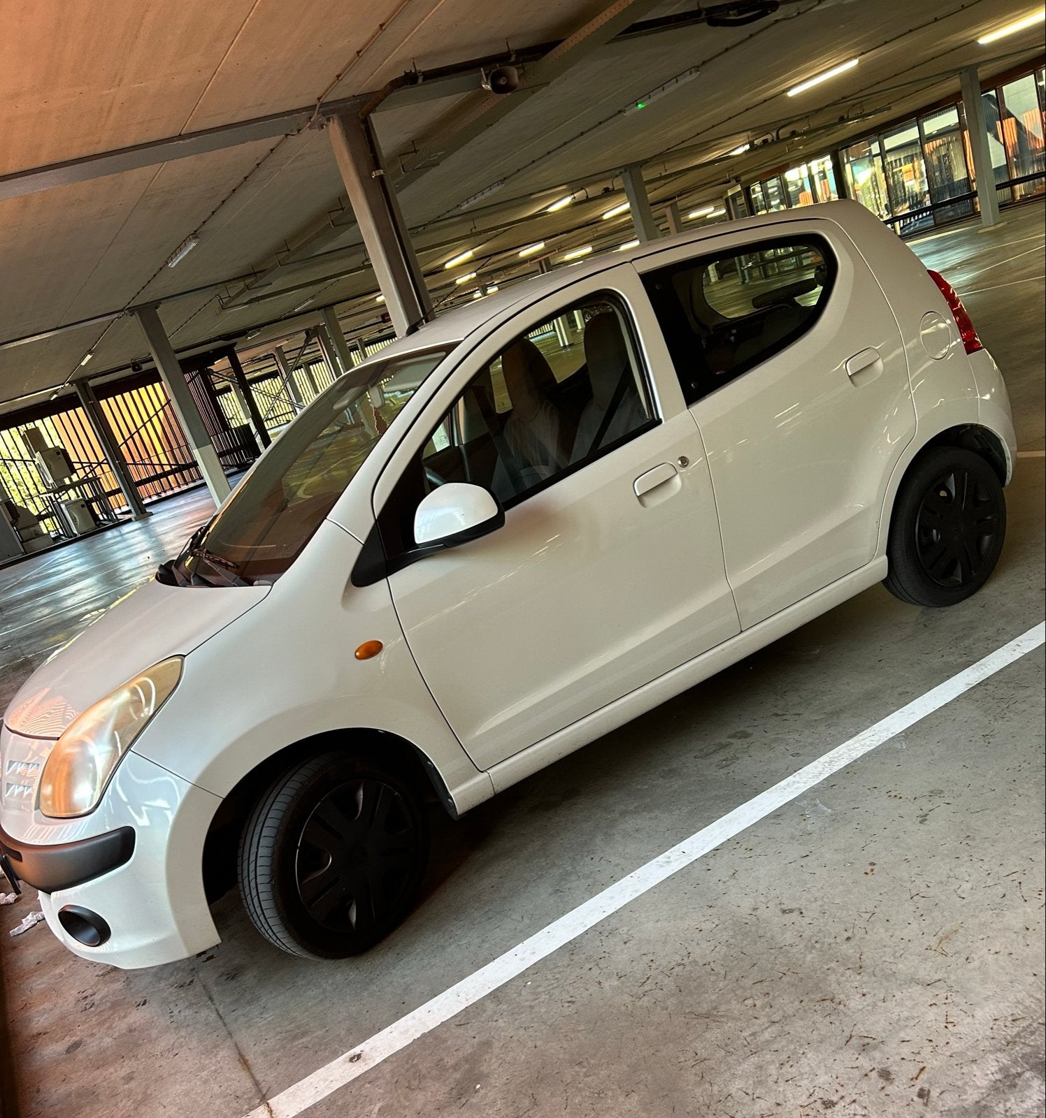 Nissan Pixo 1.0 (2010) Goed onderhouden, Auto's, Voorwielaandrijving, 200 kg, 4 stoelen, Origineel Nederlands