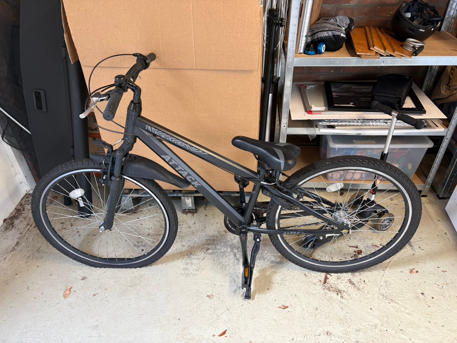 Altec Attack kinderfiets zwart mountainbike 26 inch 3 v, Fietsen en Brommers, Fietsen | Jongens, Ophalen of Verzenden, Zo goed als nieuw