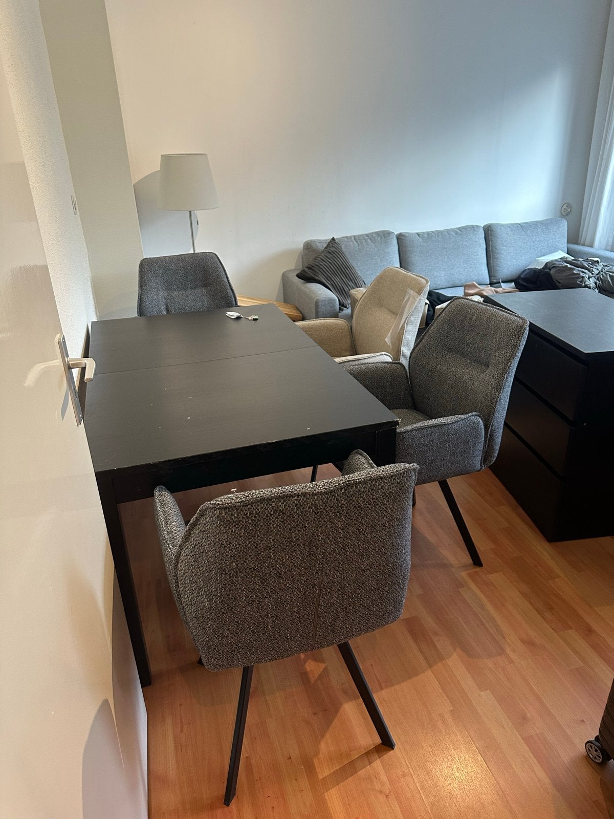 Leen bakker Set 4 beige grijze eetkamerstoelen armleuningen, Verzenden, Zo goed als nieuw, Vier, Stof