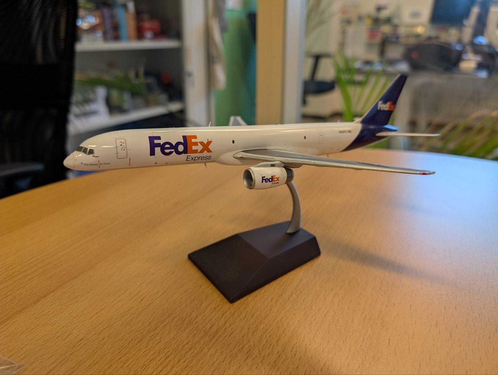 Gemini Jets 1:200 FedEx Boeing 757 Modelvliegtuig, Verzamelen, Luchtvaart en Vliegtuigspotten, Ophalen of Verzenden, Zo goed als nieuw