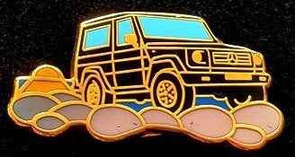 Mercedes-Benz G-klasse zwart emaill, Verzamelen, Verzenden, Nieuw, Transport, Speldje of Pin