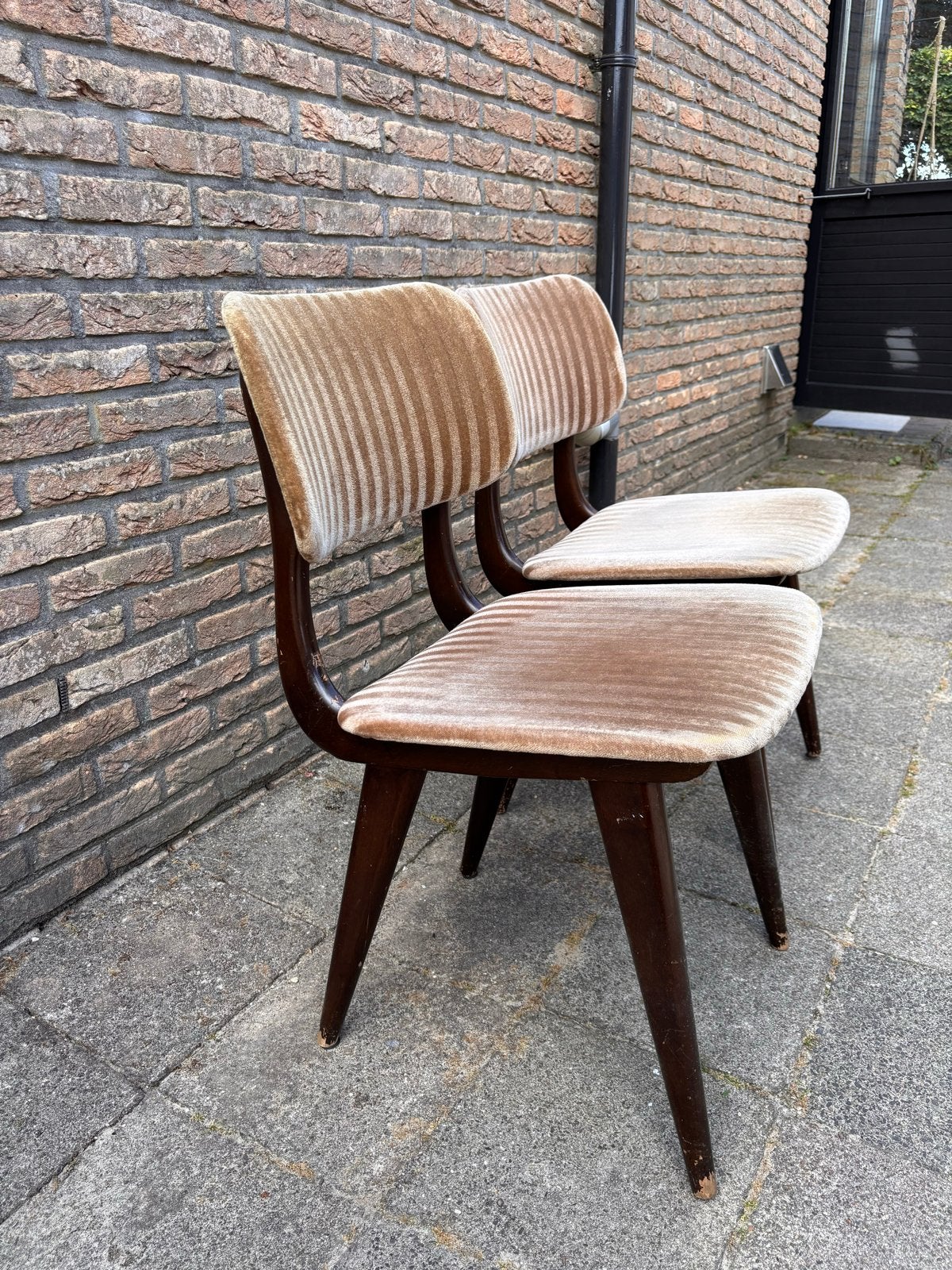 2 vintage stoelen in Scandinavische stijl., Huis en Inrichting, Stoelen, Ophalen, Gebruikt, Twee, Overige kleuren