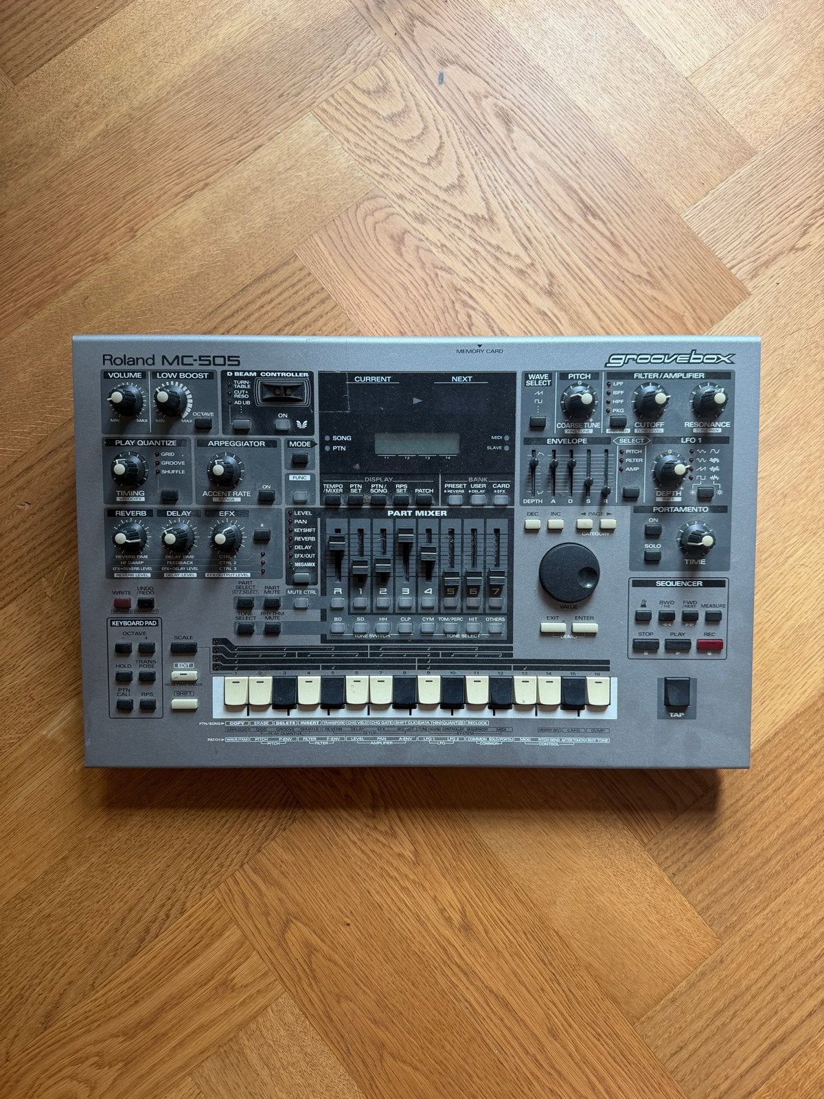 Roland MC-505 Groovebox - Synthesizer en Sequencer, Ophalen of Verzenden, Gebruikt, Overige aantallen, Roland