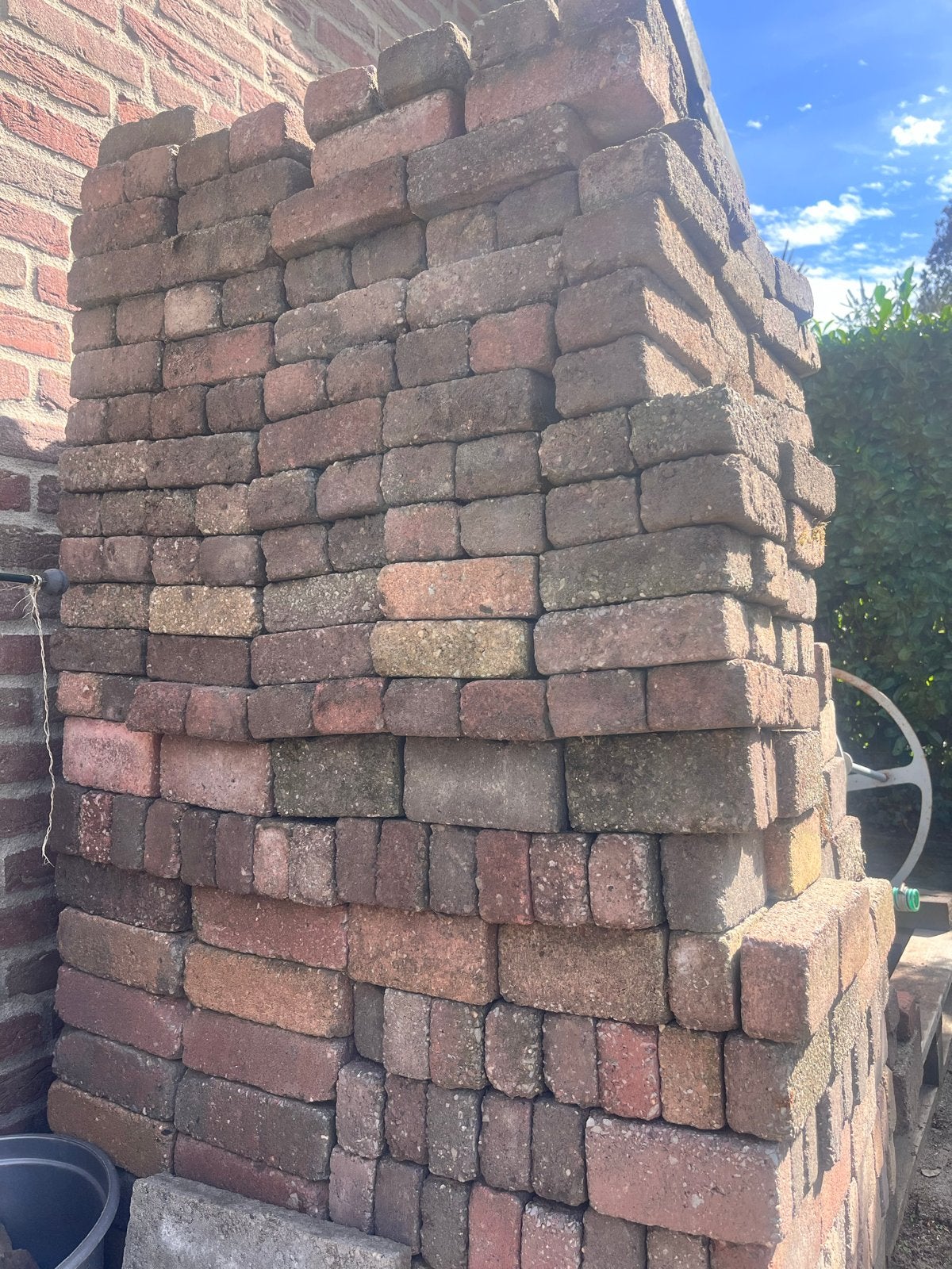 GRATIS betonklinkers, Doe-het-zelf en Verbouw, Metselstenen, Ophalen of Verzenden