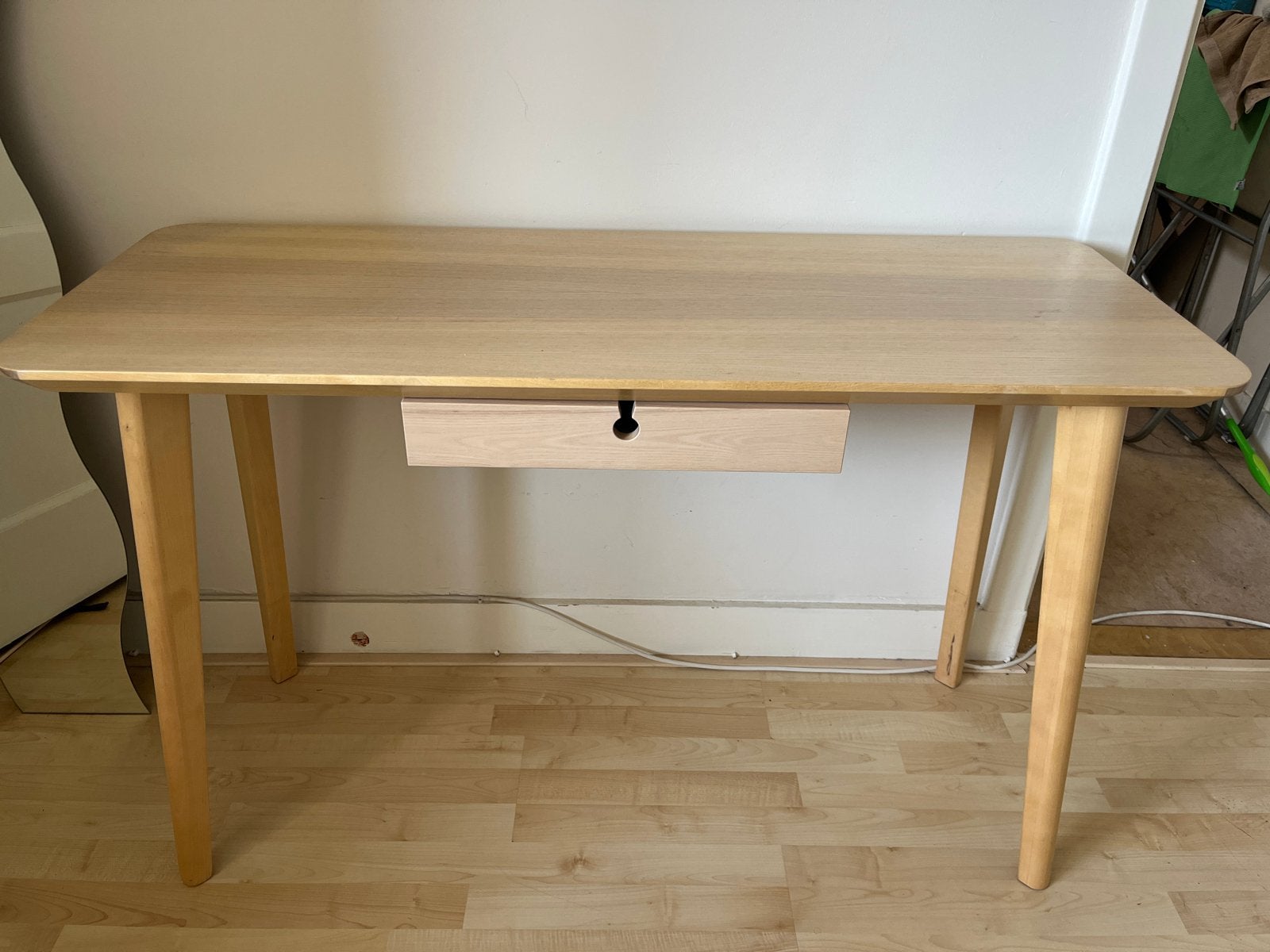 IKEA Lisabo bureau - Zo goed als nieuw, Huis en Inrichting, Ophalen, Zo goed als nieuw, IKEA, Beige