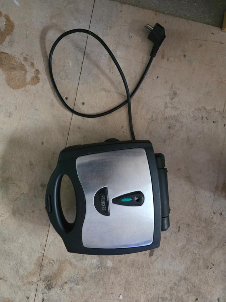 Tosti ijzer, Ophalen