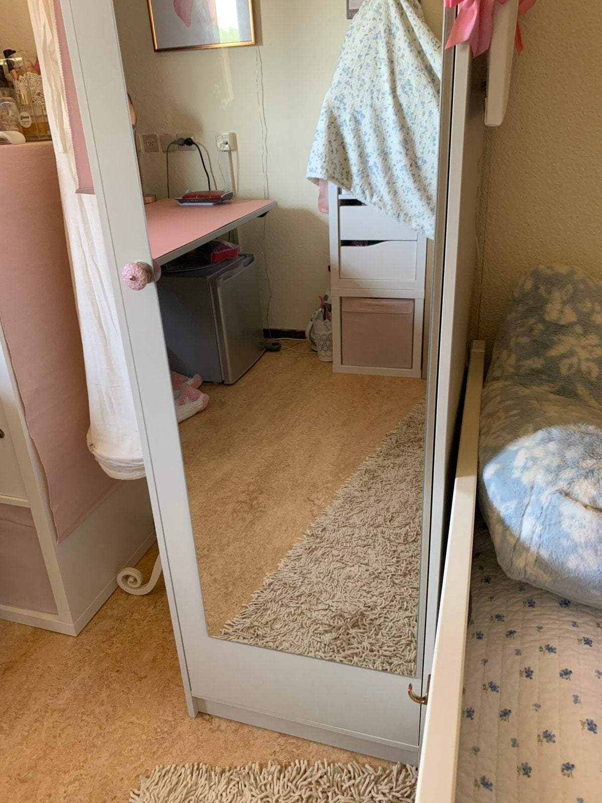 IKEA GURSKEN kledingkast met spiegel – lichtbeige, Huis en Inrichting, Ophalen, Gebruikt, 50 tot 75 cm, 150 tot 200 cm