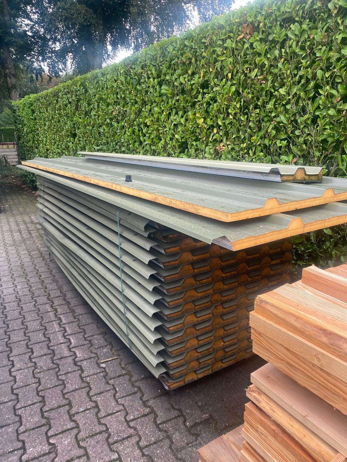 Geïsoleerde dakplaten - Gebruikt, goede staat, Gebruikt, Overige kleuren, Geen idee, 15 m² of meer