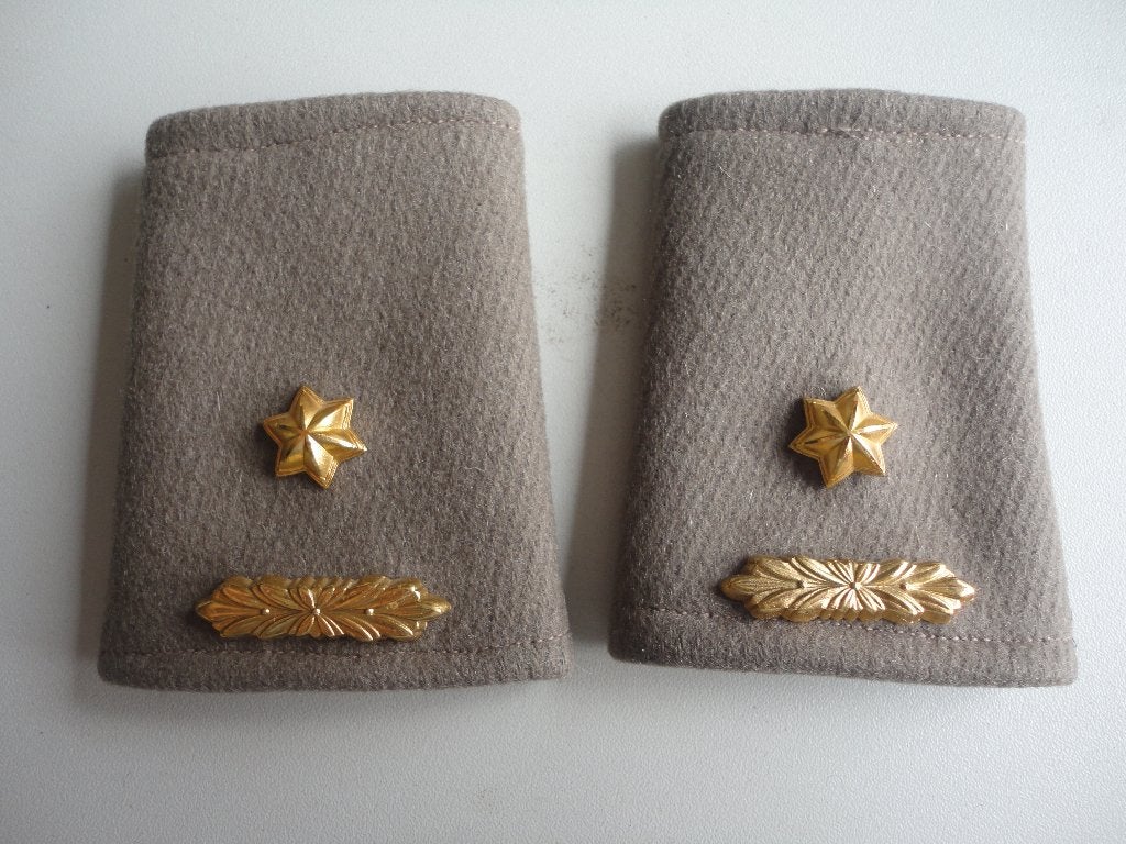 Oud setje rangen Majoor voor op de winterjas, Verzamelen, Militaria | Algemeen, Ophalen of Verzenden, Landmacht, Nederland, Embleem of Badge
