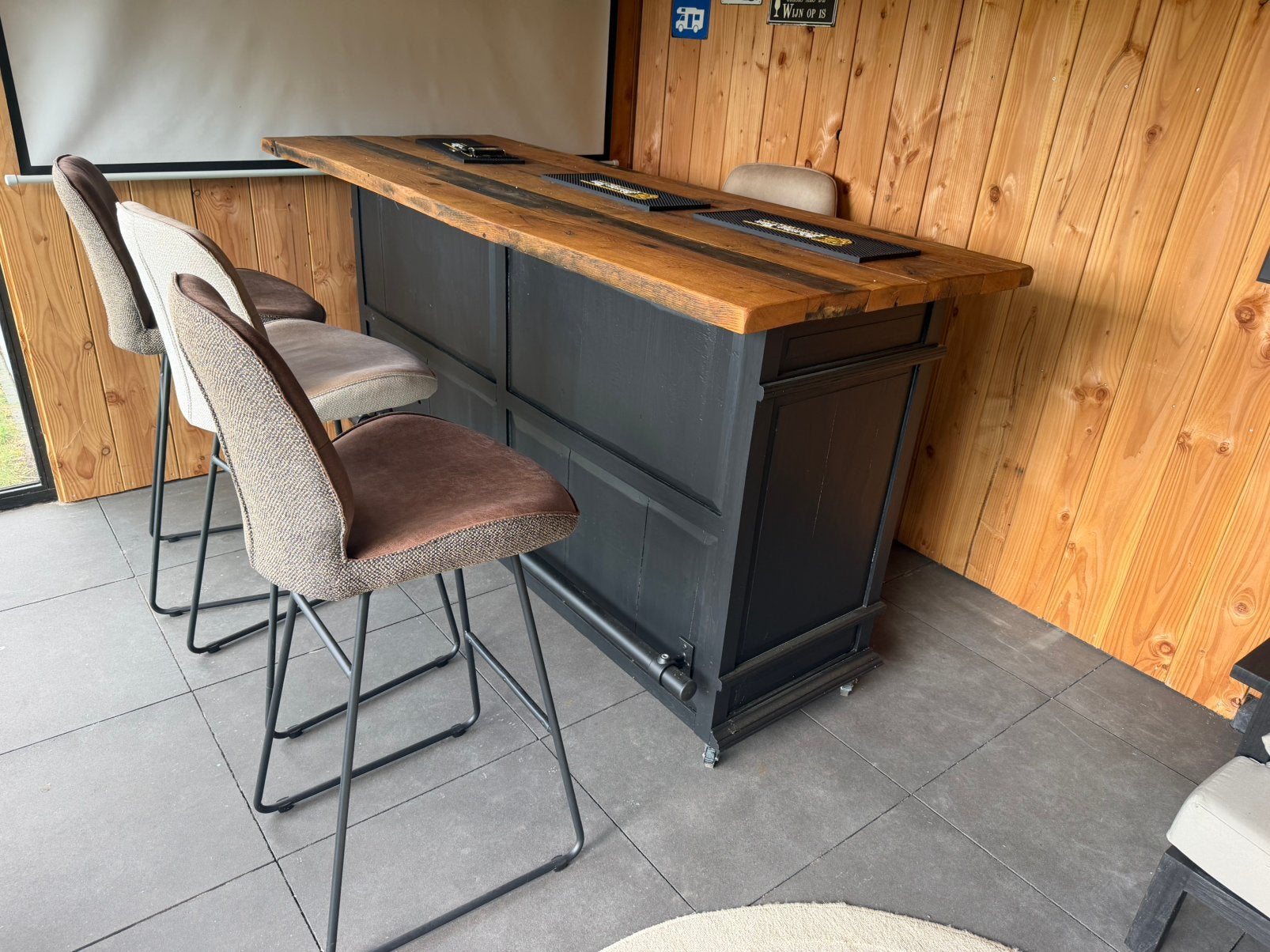 Nagenoeg nieuwe (mobiele) bar te koop, Ophalen, Zo goed als nieuw