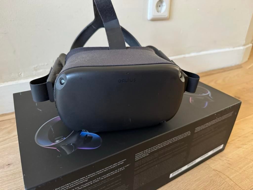 Oculus Quest 1 VR-bril 64GB - compleet met 2 controllers, Spelcomputers en Games, Virtual Reality, Ophalen of Verzenden, Zo goed als nieuw