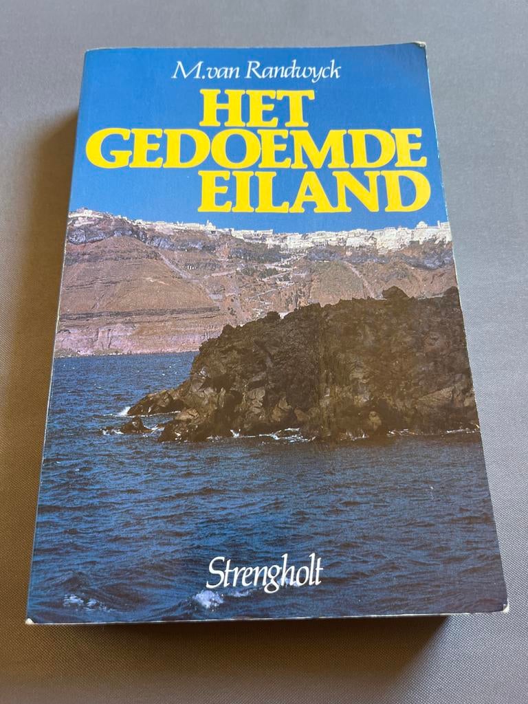 Het Gedoemde Eiland - M. van Randwyck (roman), Ophalen of Verzenden, Gelezen, Europa overig