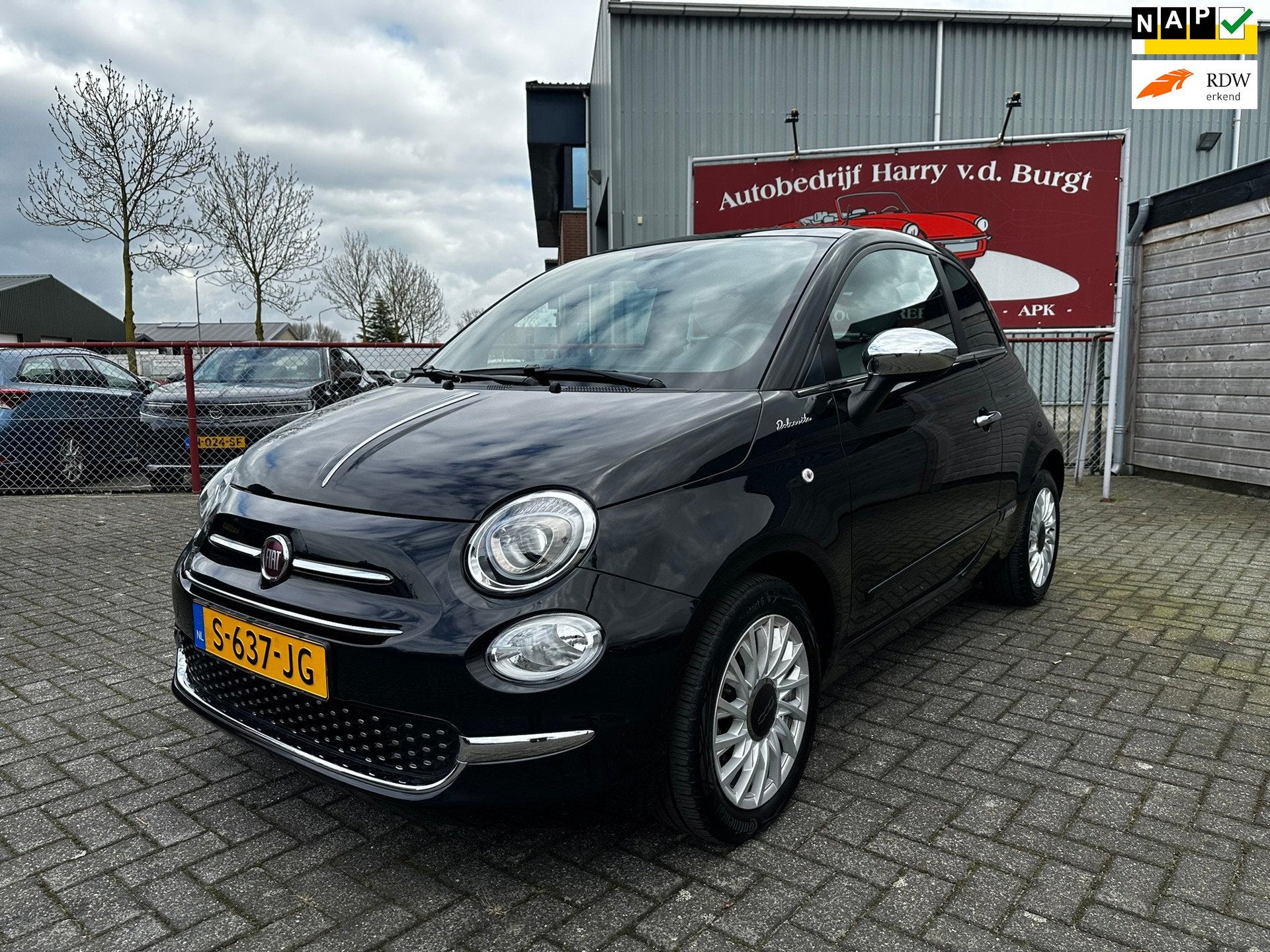 Fiat 500 1.0 Hybrid Dolcevita | Panorama | Carplay | Cruise, Voorwielaandrijving, Automatische klimaatregeling, Met garantie (alle)