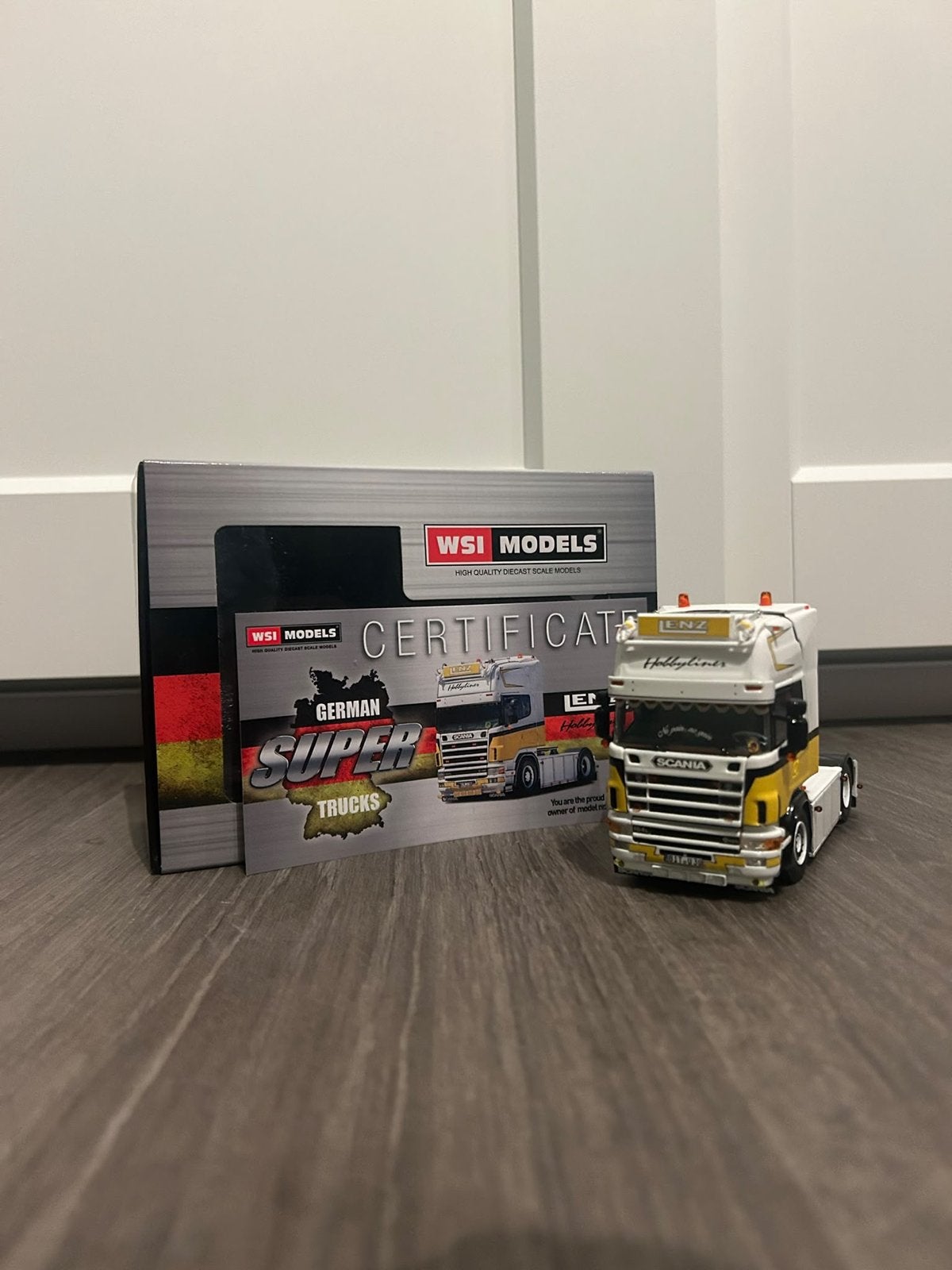 WSI Models Scania Lenz 4 serie schaalmodel, Hobby en Vrije tijd, 1:50 of kleiner, Zo goed als nieuw, Truck, Ophalen