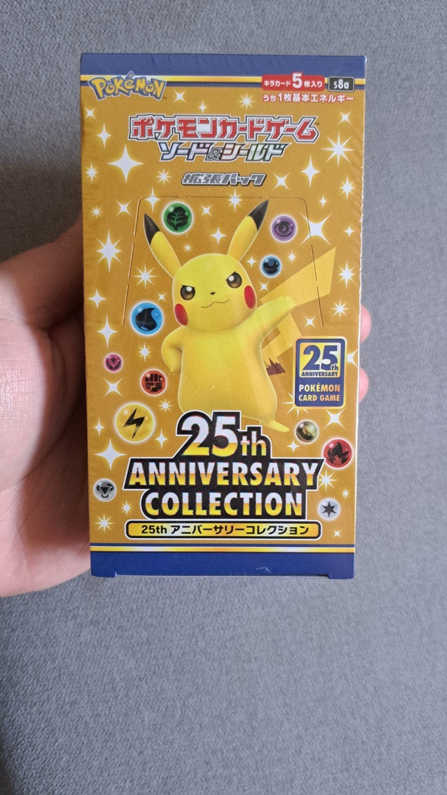 Pokemon 25th Anniversary collection booster box Japanse, Ophalen of Verzenden, Nieuw, Boosterbox, Foil