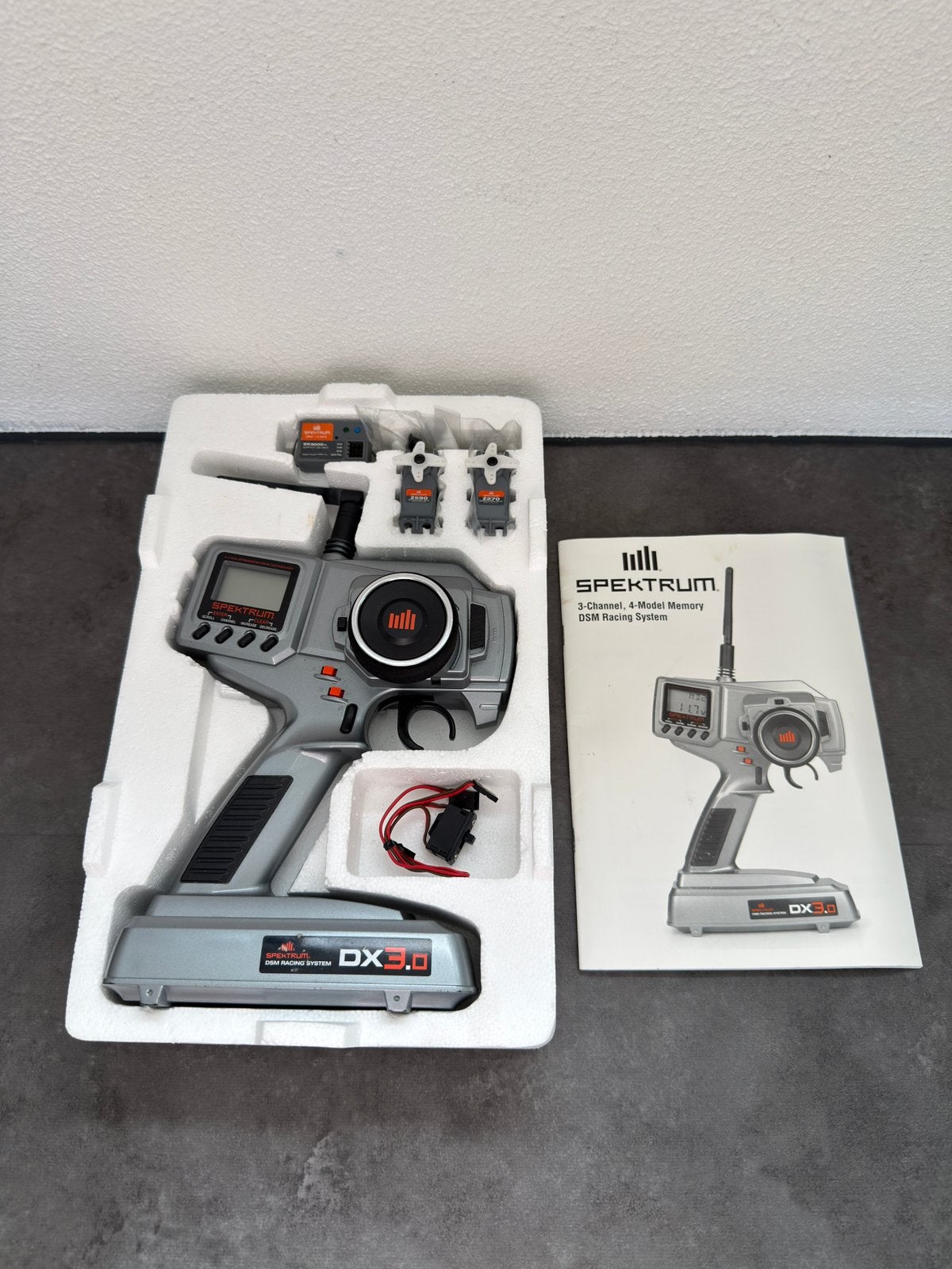 Spektrum DX3.0 zender + ontvanger, Ophalen of Verzenden, Zo goed als nieuw, Overige schalen, Onderdeel