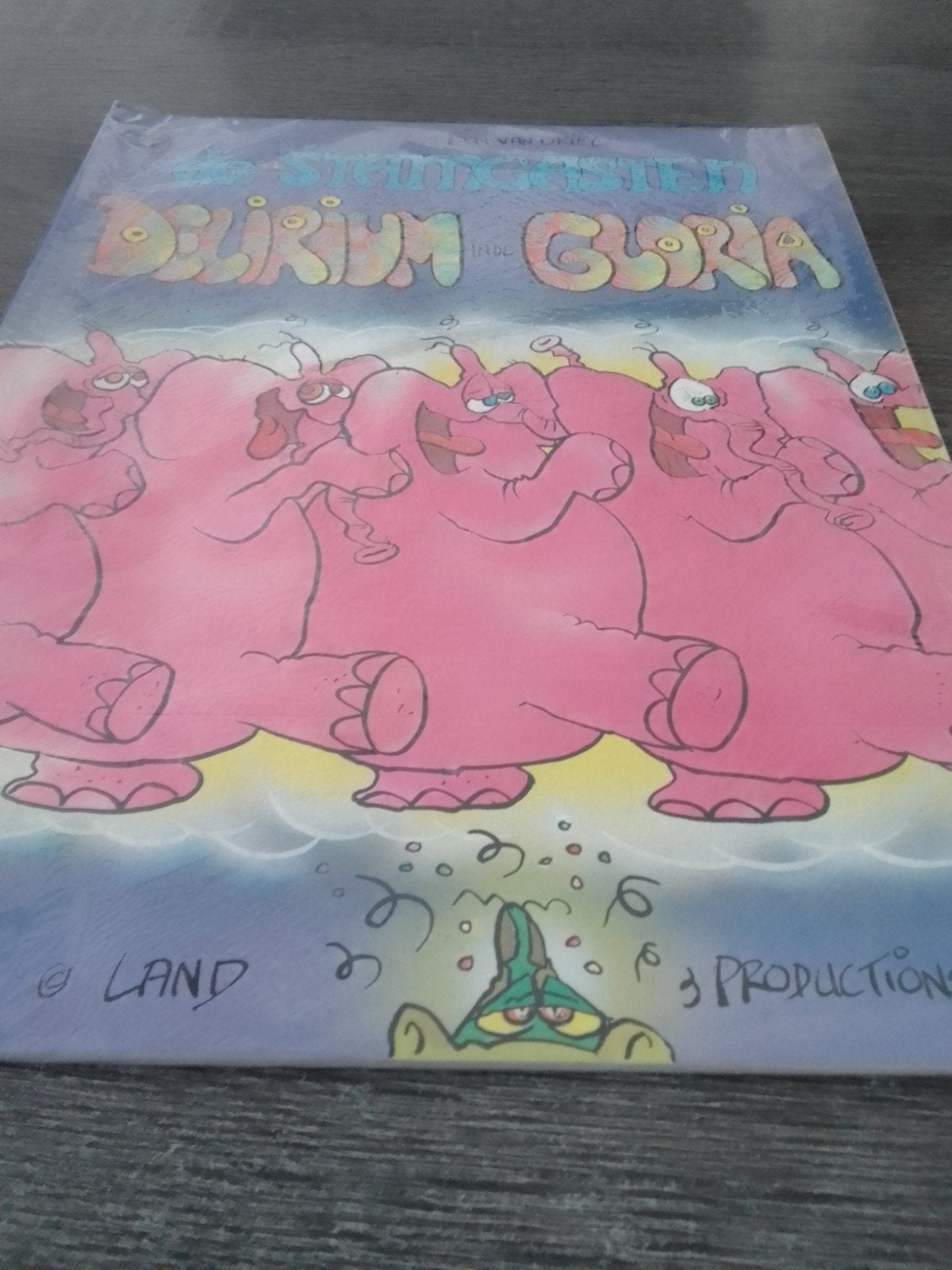Delirium Gloria stripboek - Roze olifanten, Eén stripboek, Ophalen, Gelezen, Land
