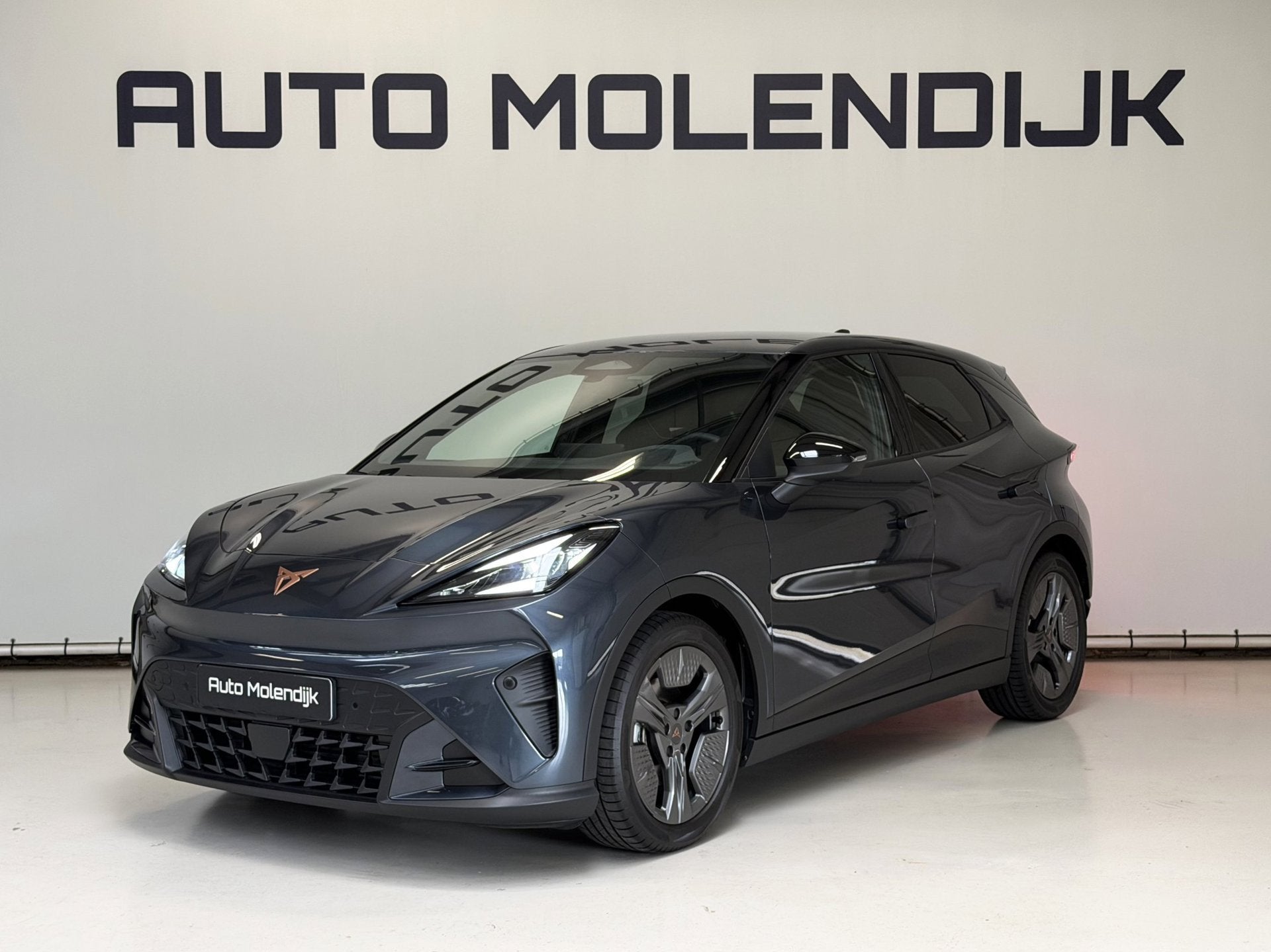 CUPRA Raval CUPRA Raval / 56 KWh / 211 PK / DIRECT LEVERBAAR, Auto's, Dealer onderhouden, Automatische klimaatregeling, 1589 kg