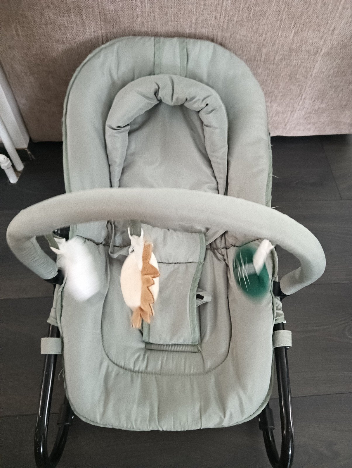 Groen wipstoeltje met speelboog en verstelbare rugleuning, Kinderen en Baby's, Wipstoeltjes, Ophalen, Zo goed als nieuw