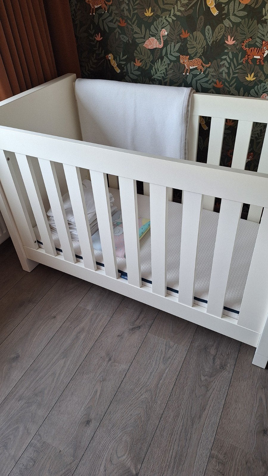 Verstelbaar baby ledikant 120x60 met Aerosleep matras, Ophalen, Wit, Hout, Verstelbaar