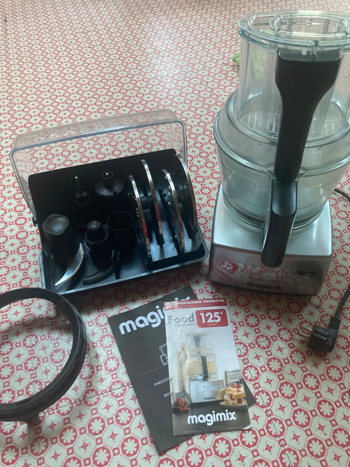 Magimix Compact System 3200XL Foodprocessor met barstje, 2 tot 3 liter, Ophalen, Zo goed als nieuw, 3 snelheden of meer