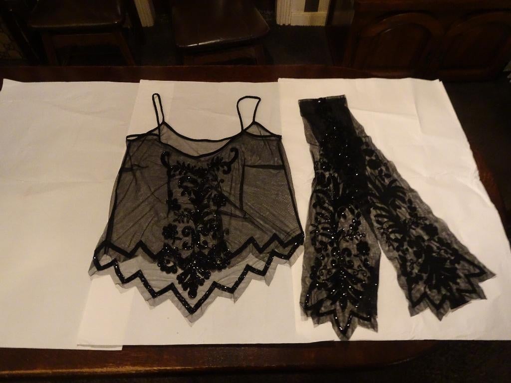 Zwart transparante top met kralen en bijpassende sjaal, Zwart, Maat 42/44 (L), Nieuw, Ophalen of Verzenden