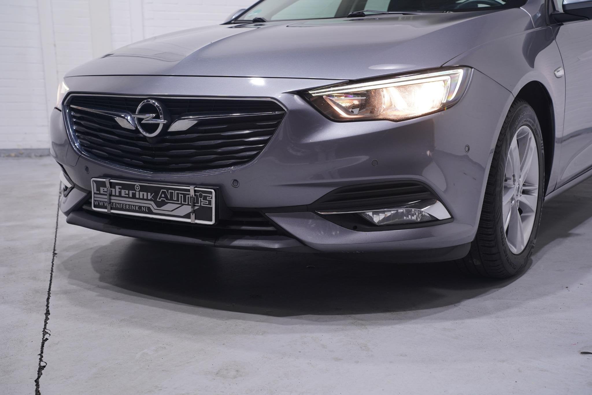 Foto 4 van Opel Insignia Grand Sport 1.6 CDTI Business Executive naviga