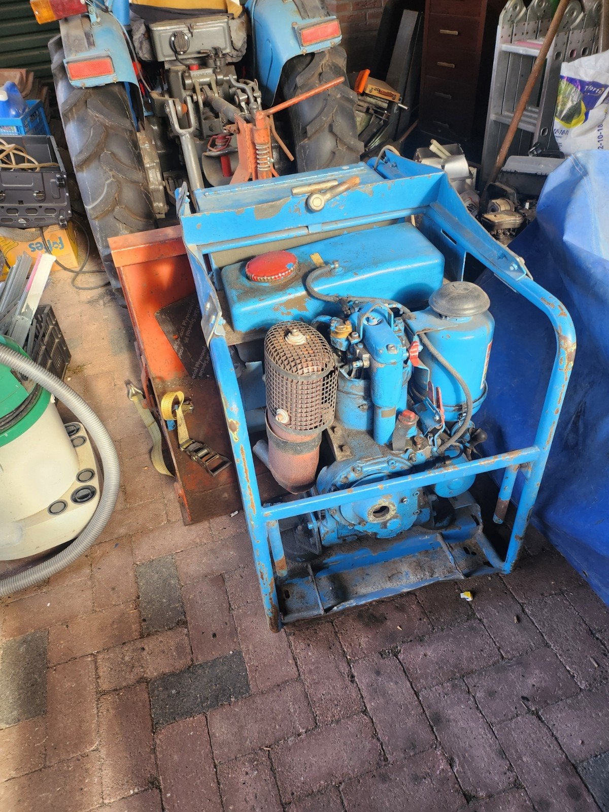 Grote diesel agregaat 4 kw elec tart of, Doe-het-zelf en Verbouw, Aggregaten, Ophalen of Verzenden, Dieselolie