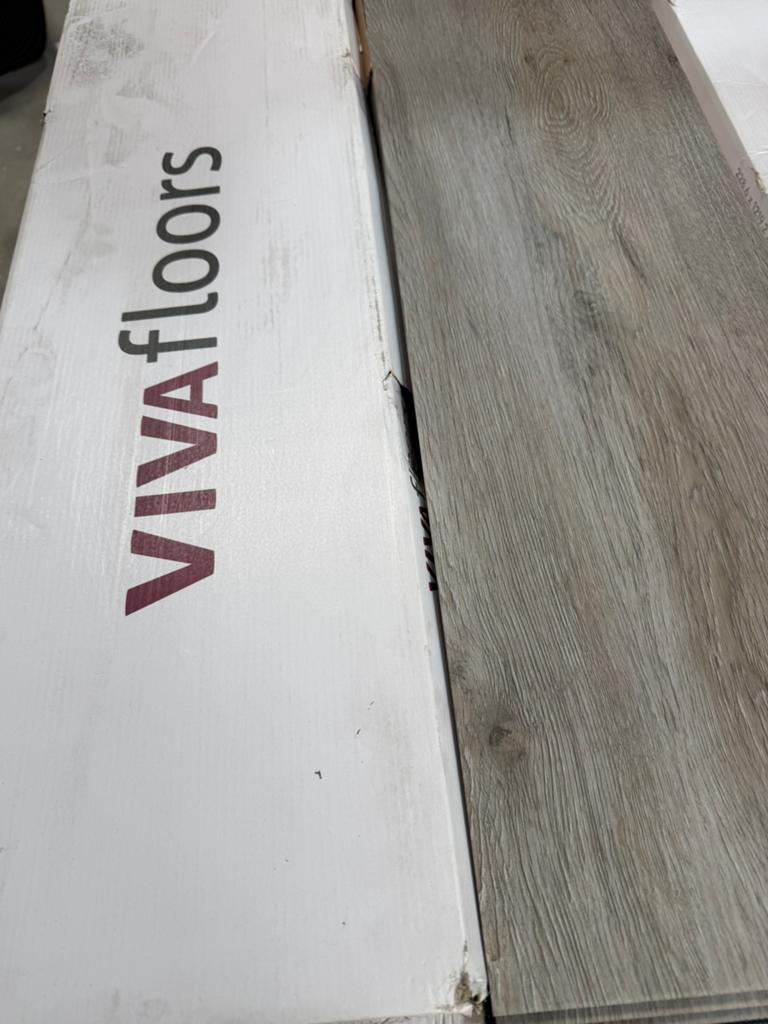 23,38 mtr/2 PLAK PVC STROKEN VIVA FLOORS RESTANT, Huis en Inrichting, Stoffering | Vloerbedekking, Ophalen, Grijs, Overige typen
