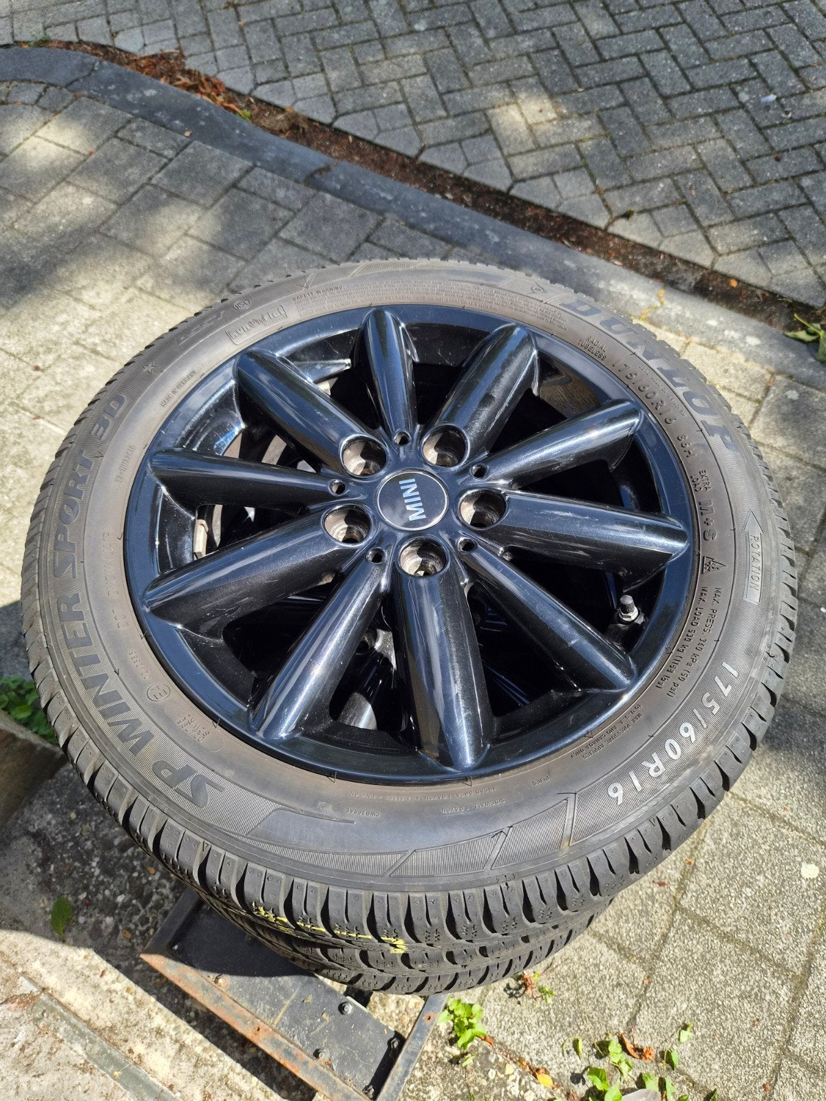 4 nette Mini Cooper velgen met Dunlop winterbanden, Auto-onderdelen, Ophalen, 16 inch, Banden en Velgen, 205 mm