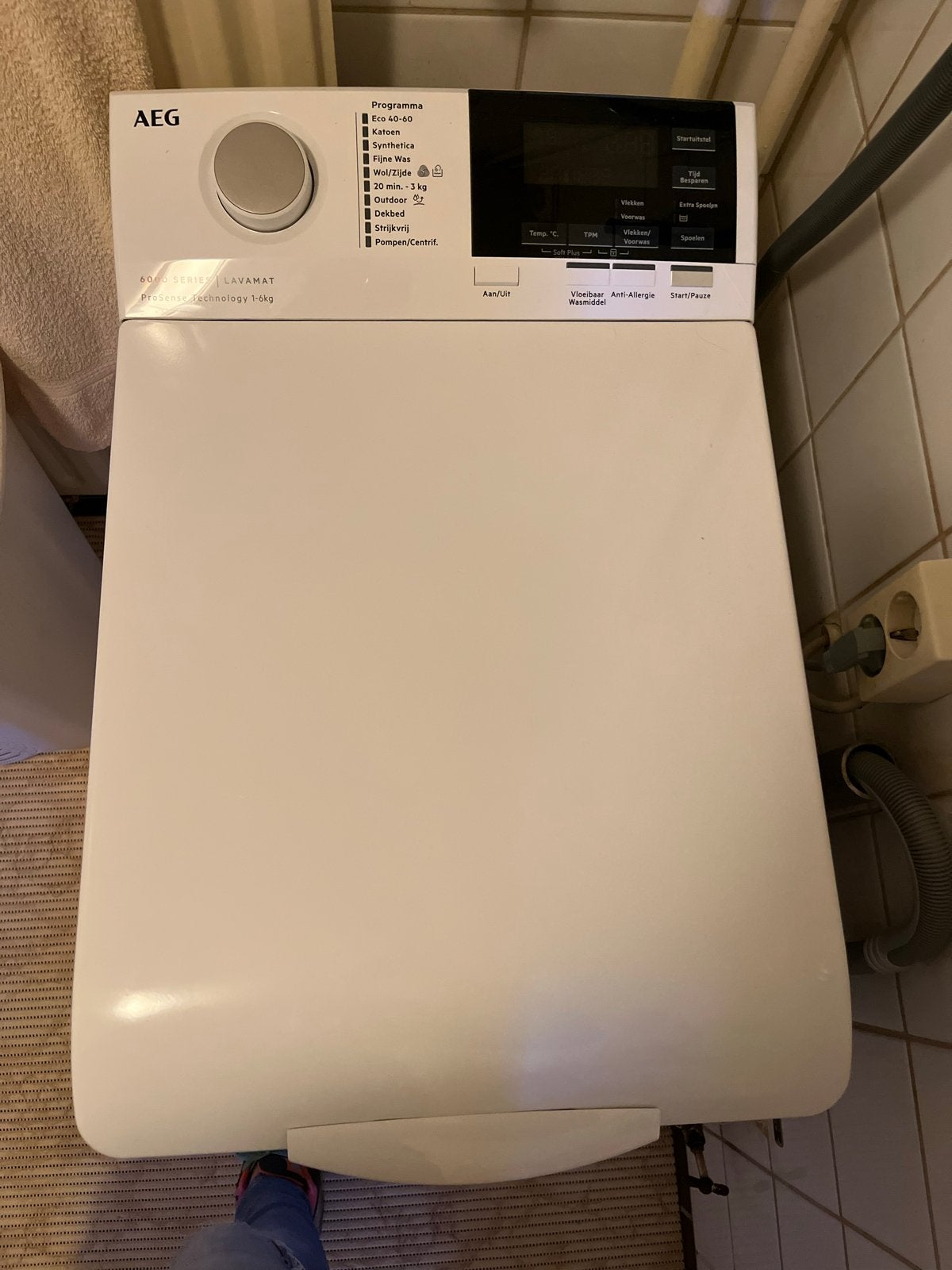 AEG Lavamat 6000 Series Bovenlader Wasmachine 1-6kg, Witgoed en Apparatuur, Wasmachines, Ophalen, 1200 tot 1600 toeren, Gebruikt