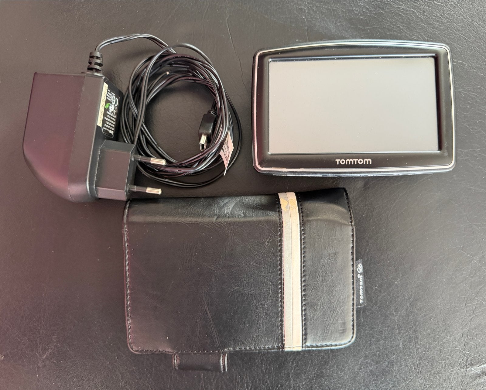 TomTom XL Navigatiesysteem met oplader en hoesje, Ophalen of Verzenden, Gebruikt