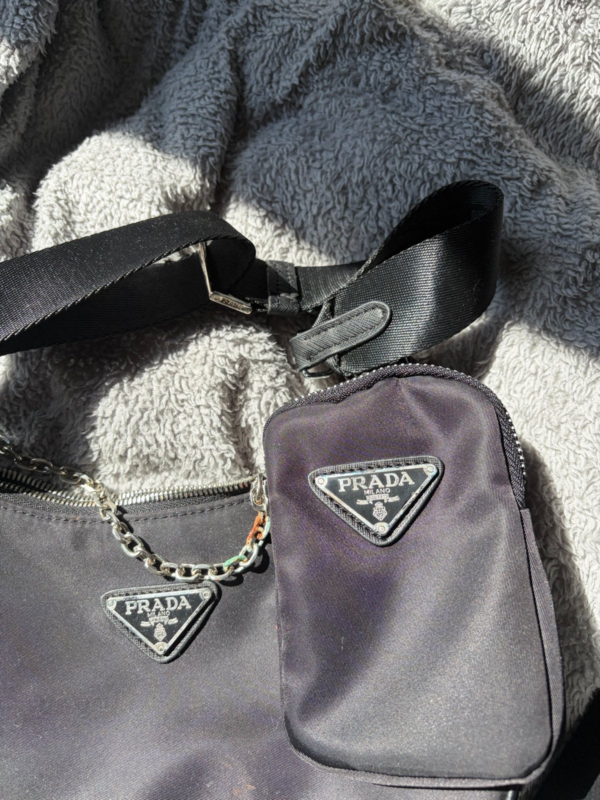 Prada Re-Edition 2005 Schoudertas met pouch, Ophalen of Verzenden, Zo goed als nieuw, Zwart, Schoudertasje