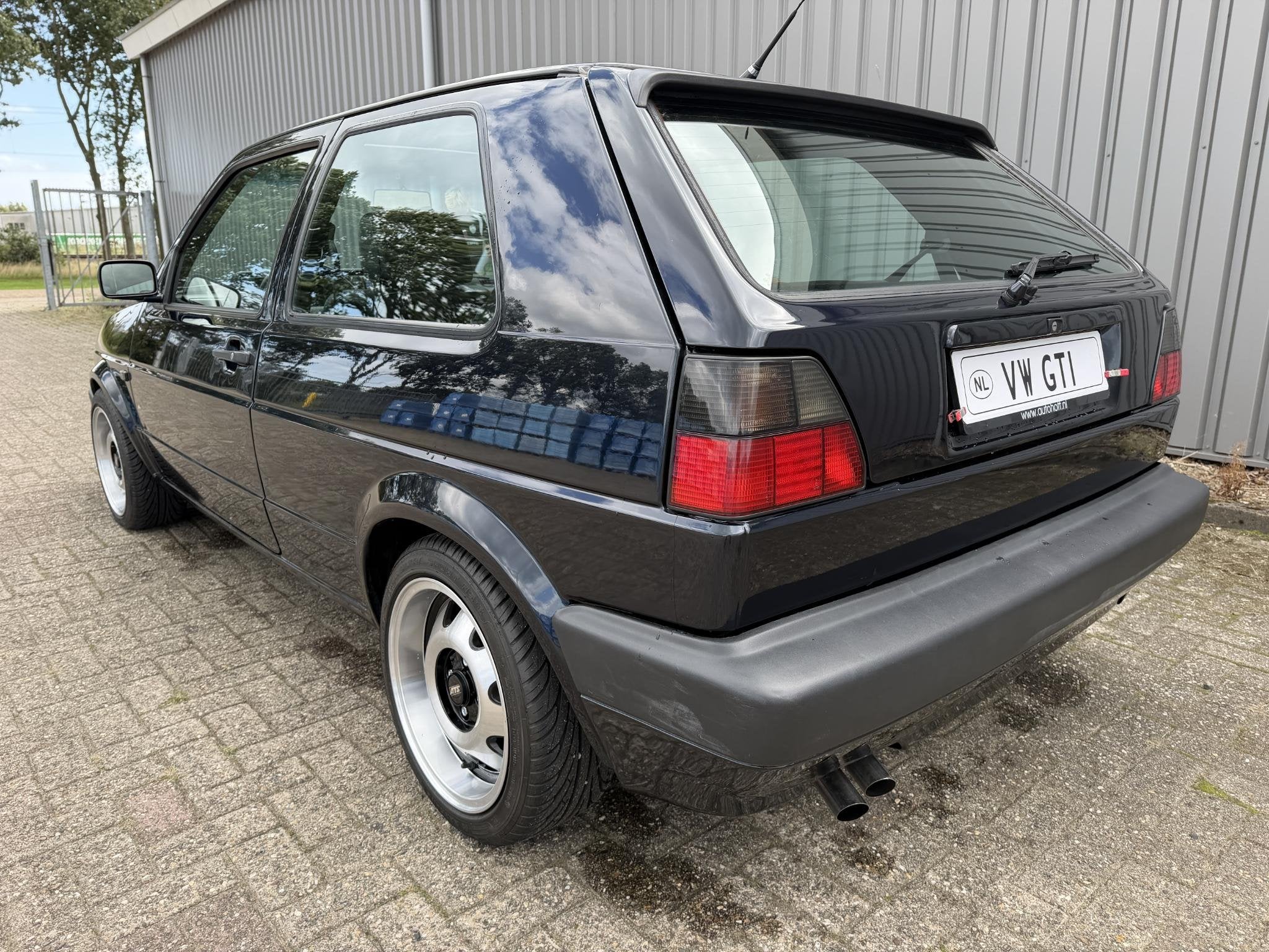 Foto 3 van Volkswagen Golf 1.8 GTI Inj. Edition Blue | Leer | Schuifdak